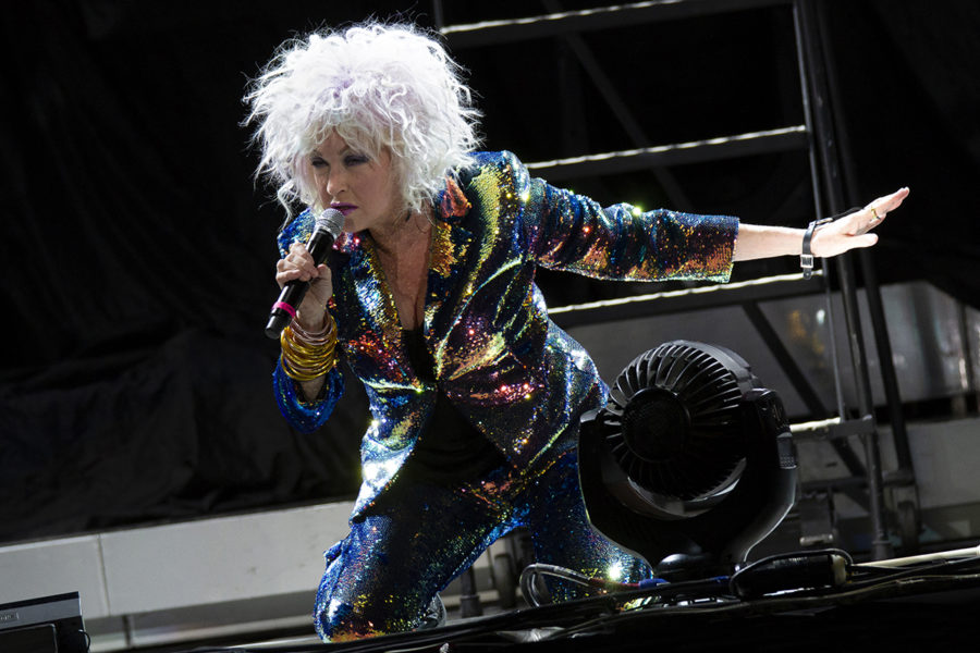 Raspy Rod Stewart and Cyndi Lauper Give St. Paul Minnesota’s Xcel Center A Hit Party (PHOTOS)
