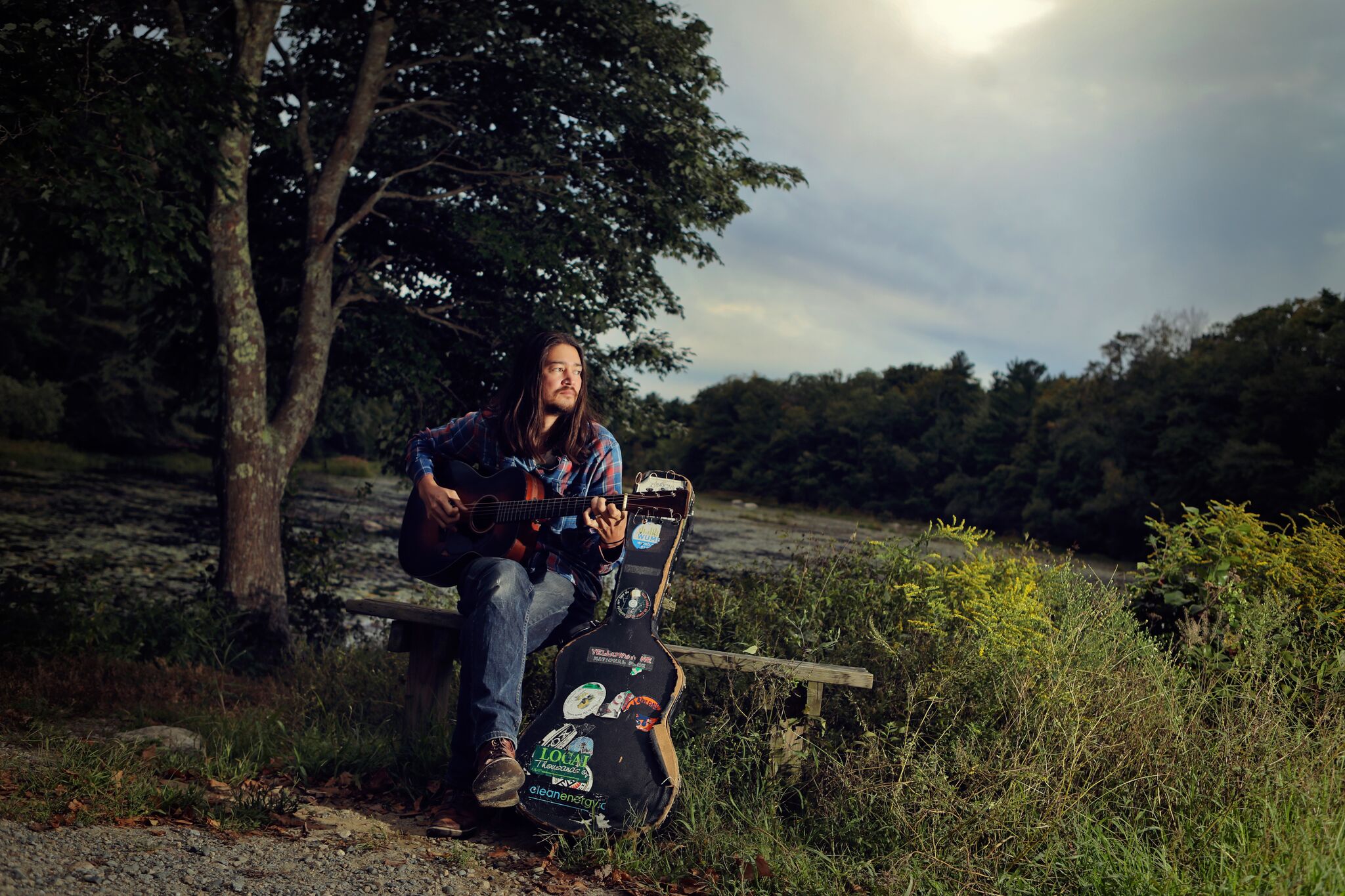 SONG PREMIERE: Jay Psaros Shares Soulful Love Song “Coming Up The River”