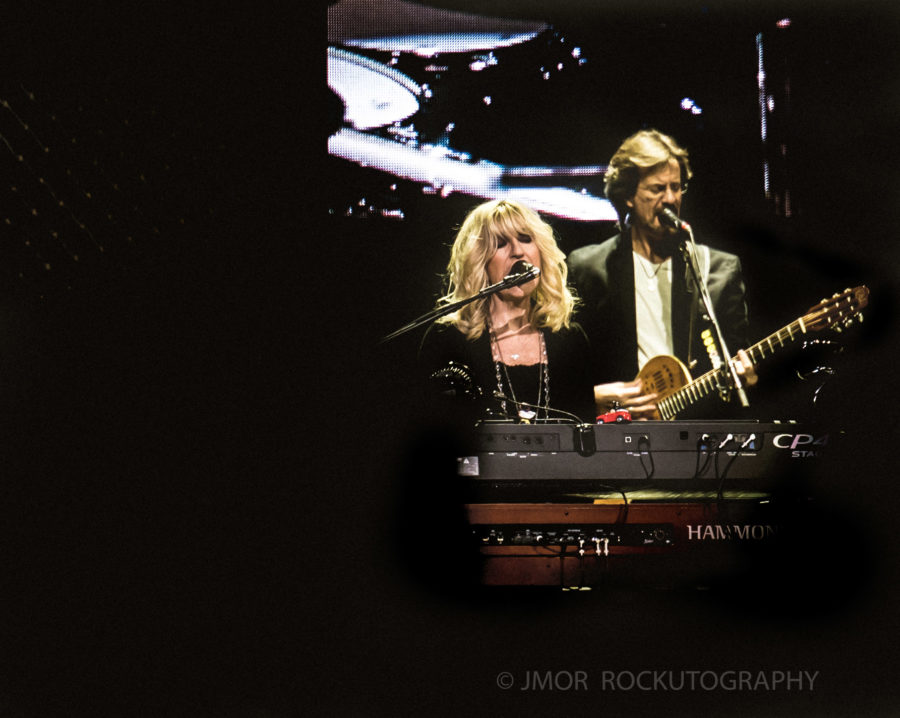 Legendary Vocalist/Keyboardist Christine McVie of Fleetwood Mac Dies at 79