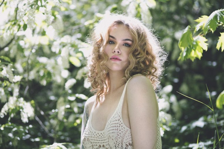 Breakout Finnish Vocal Powerhouse Ina Forsman Returns With ‘Been Meaning to Tell You’ (ALBUM REVIEW)