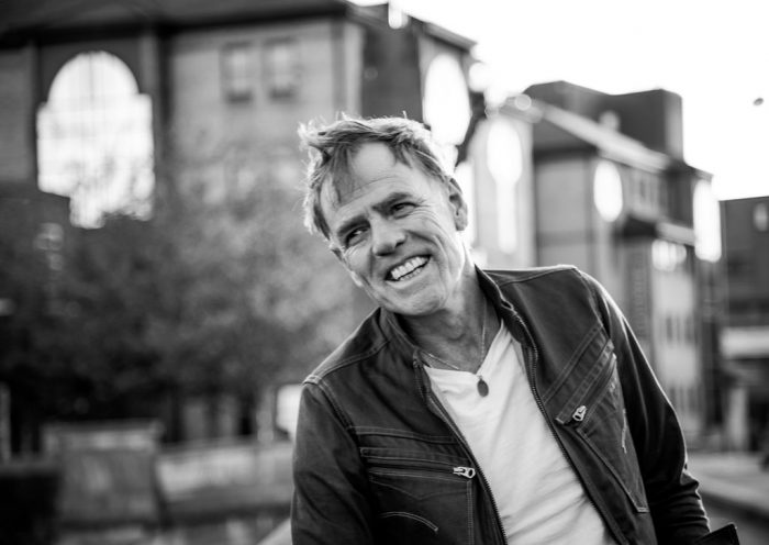 Singer-Songwriter Martyn Joseph Celebrates The Rise Of The Outspoken Youth Via New LP ‘Here Come The Young’ (INTERVIEW))