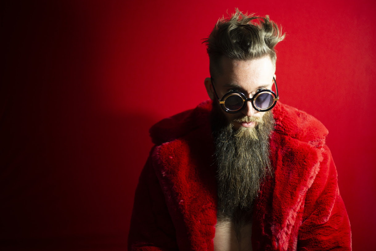 SONG PREMIERE/INTERVIEW: MINKA Delivers Ear Morsel of Slinky Philly Soul with “Sentimental Girl”