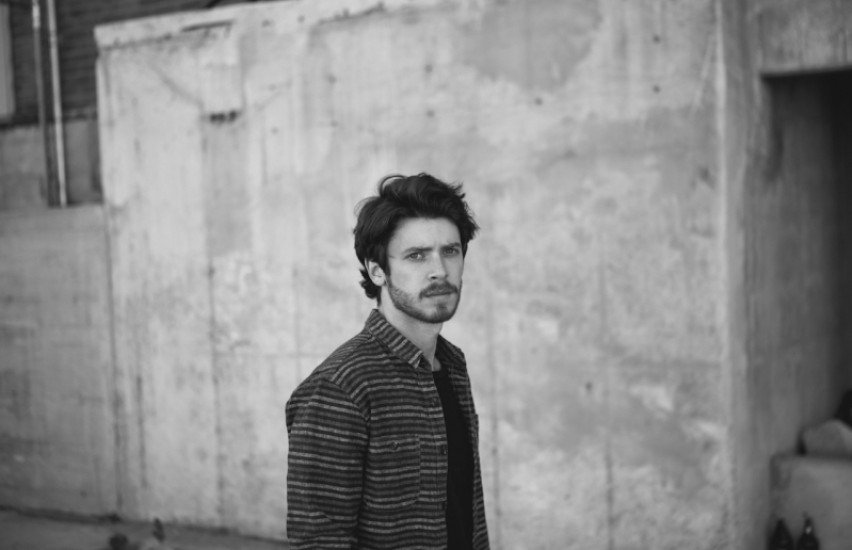 One Man Band Old Sea Brigade (Ben Cramer) Debuts with Meditative “Ode to a Friend” (ALBUM REVIEW)