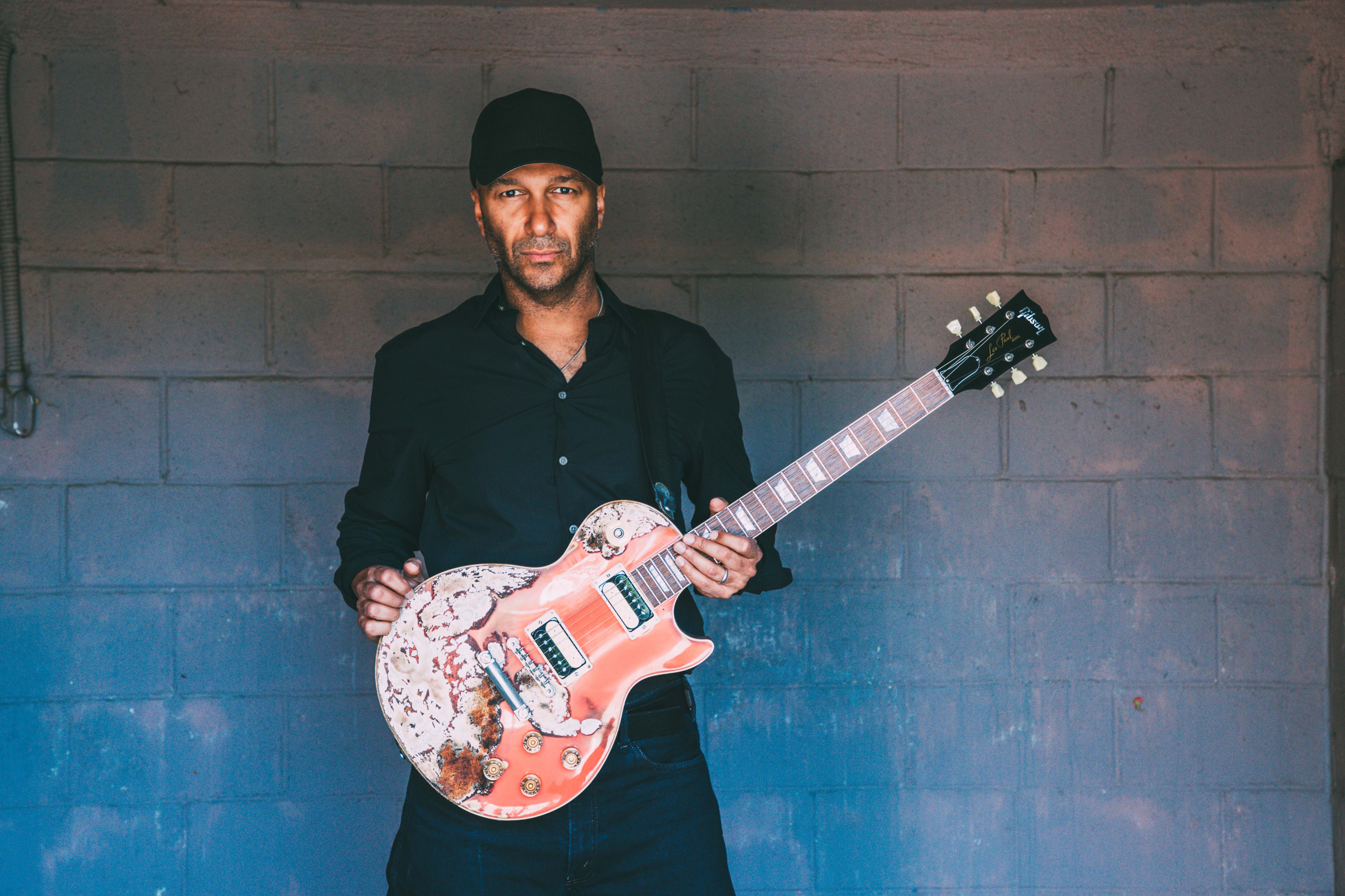 Tom Morello Speaks Truth Through Stories and Song At NYC’s Minetta Lane Theatre (SHOW REVIEW)