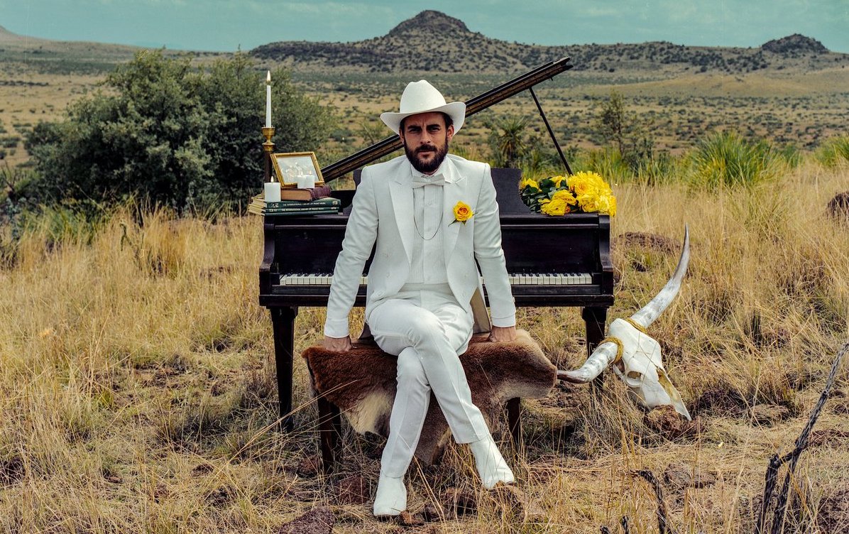 Robert Ellis Proves Himself to Be a Grand Pop Master With ‘Texas Piano Man’ (ALBUM REVIEW)