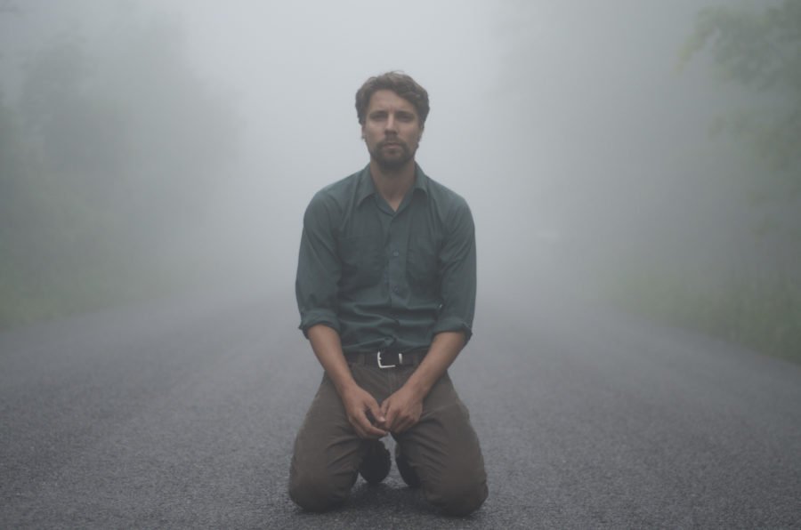 SONG PREMIERE: Justin Roeland Hits Jangly Indie Rock Excellence With “Blood Drum”