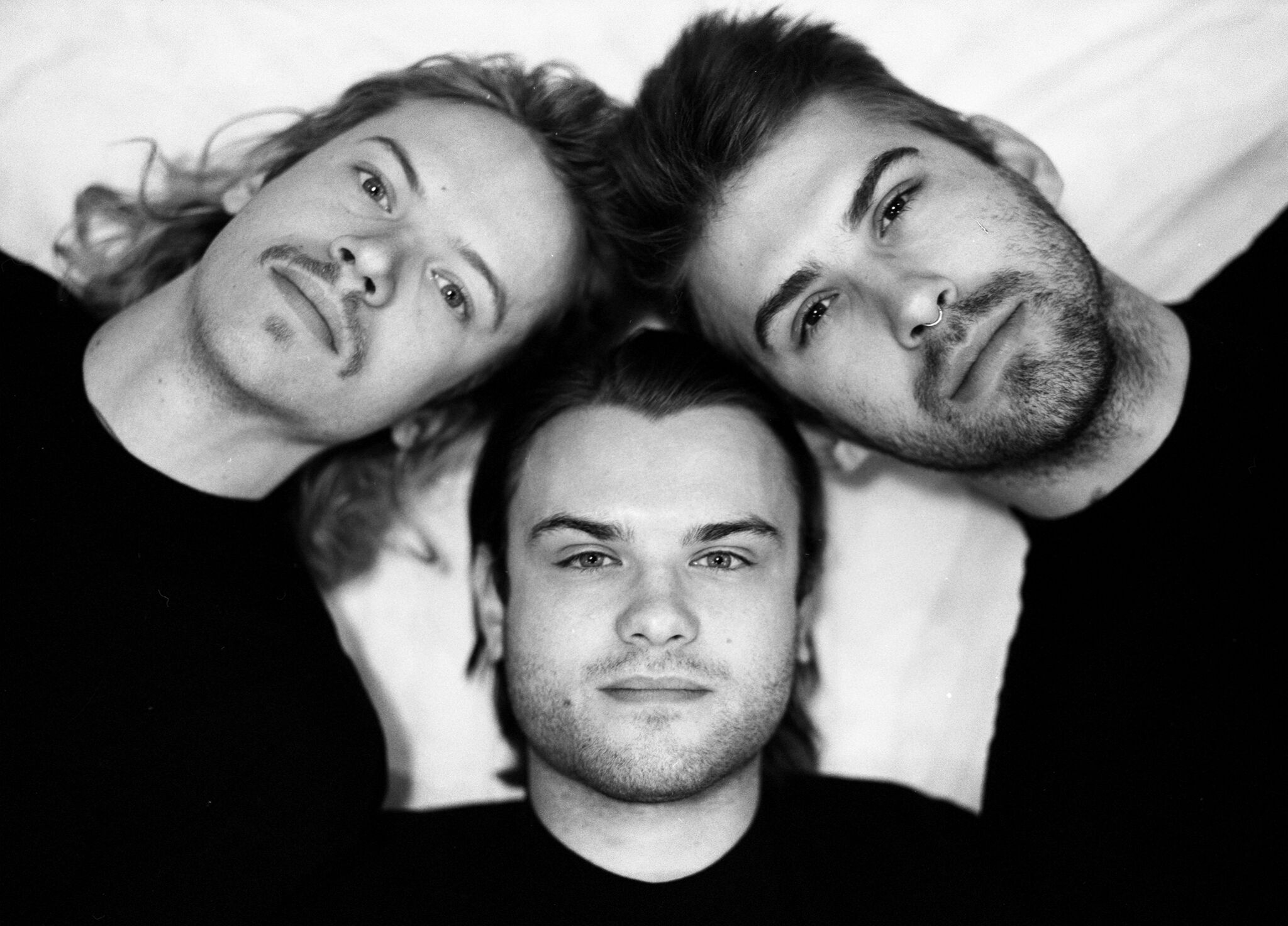 SONG PREMIERE: Wanderwild Play It Cool With Punchy Rocker “All Around The Room”