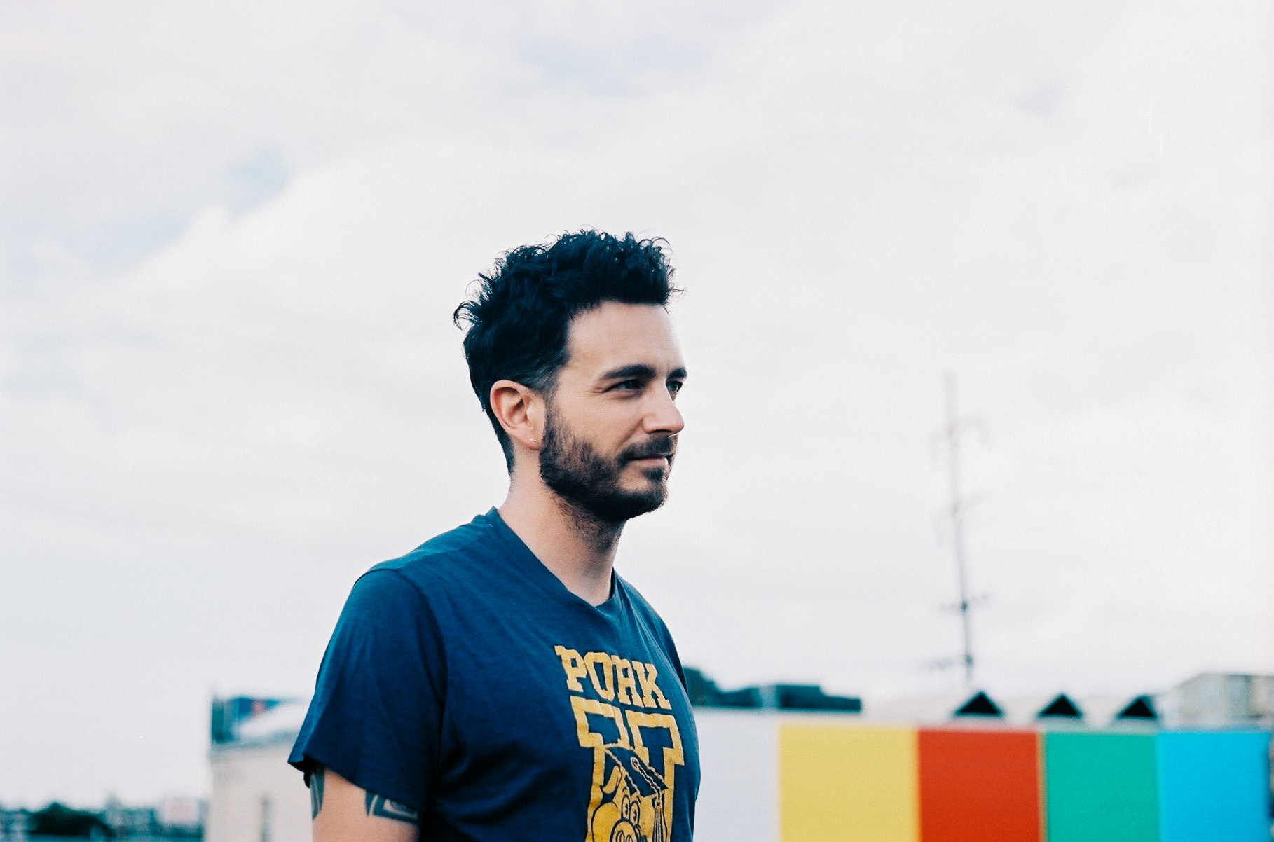 VIDEO PREMIERE: Patrick Damphier Explores Deeper Realms Of Jangly Indie Via “Pretend It”