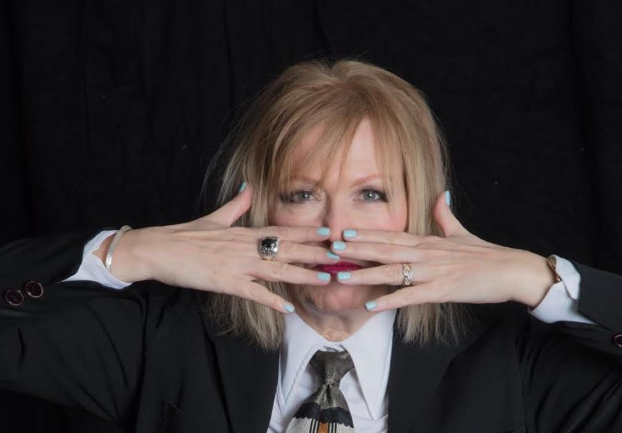 VIDEO PREMIERE: Mary Lee Kortes Dreams of Bob Dylan With Catchy Americana Rocker “Dreaming of Him”