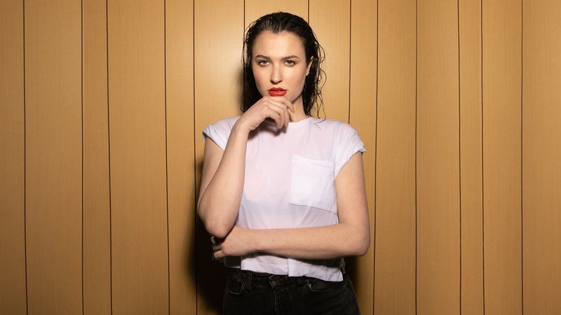 Canadian Singer-Songwriter Lucette Releases Personal, Emotive Sturgill Simpson Produced ‘Deluxe Hotel Room’ (ALBUM REVIEW)