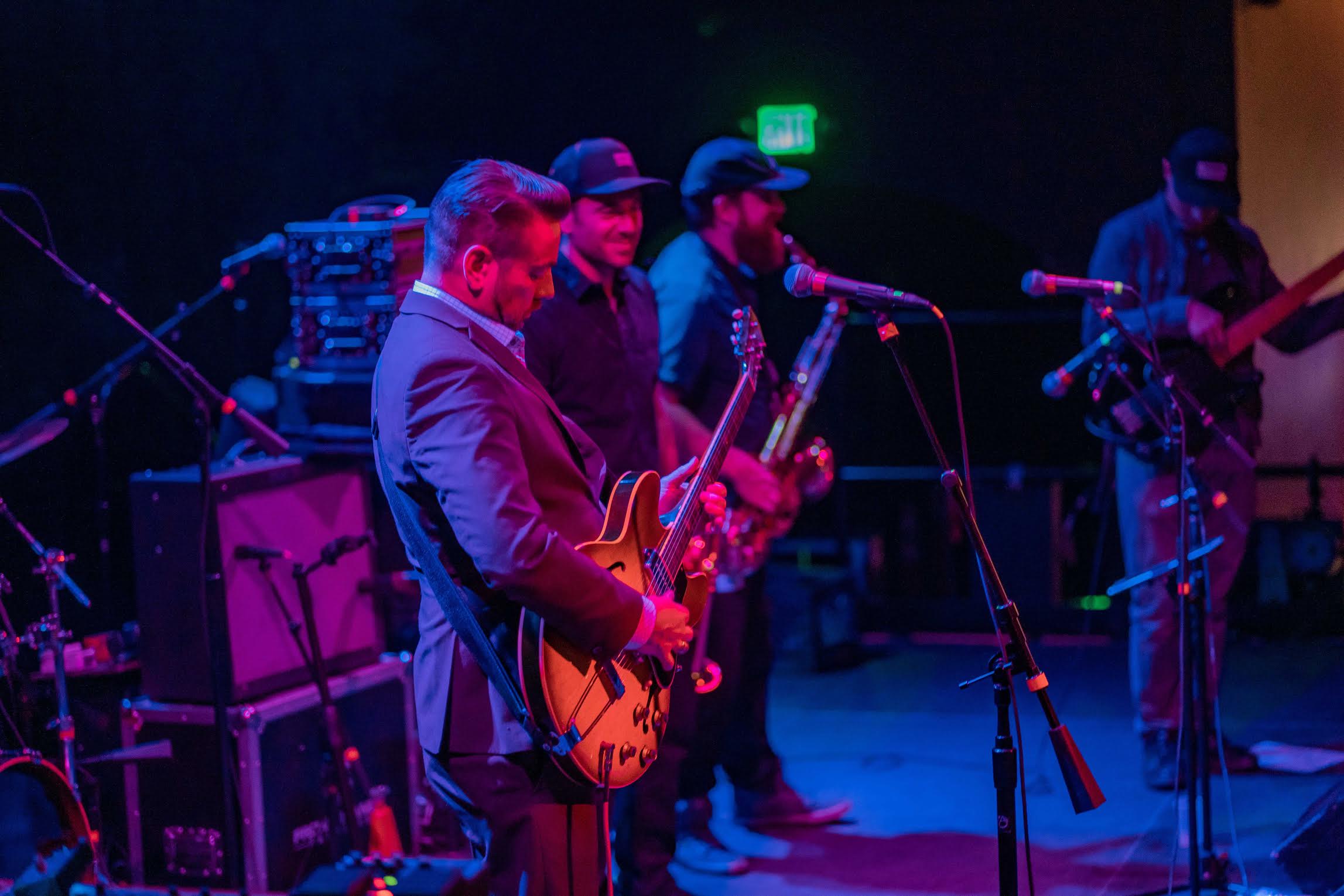 SONG PREMIERE: Eddie Roberts (New Mastersounds) & The Color Red All-Stars Lock Into Jazz House Grooves With “Camins del Priorat”