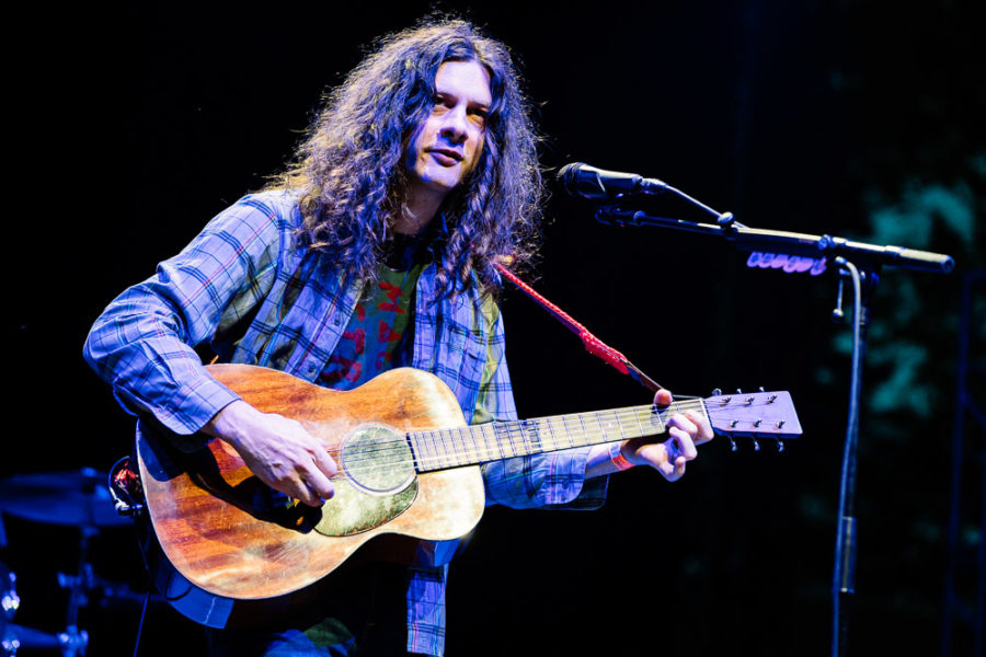 WATCH: Kurt Vile Performs John Prine’s “Speed and the Sound of Loneliness” On ‘Late Night With Sety Meyers’