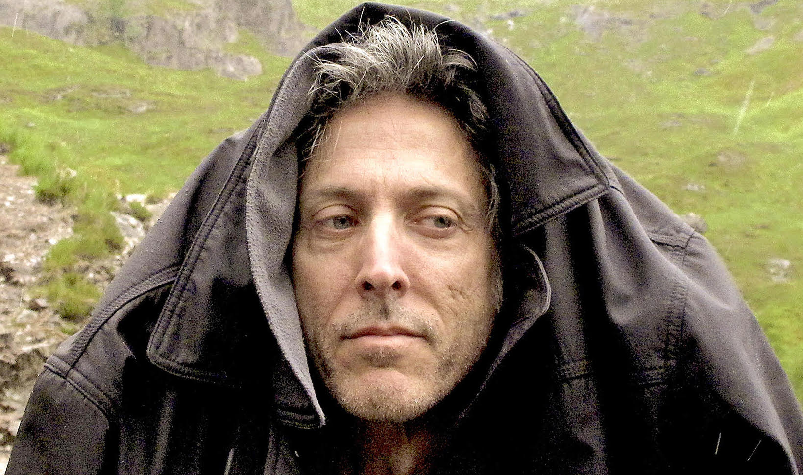 SONG PREMIERE: Rob Laufer Crafts Dreamy Power Pop Earworm With “Floating World”