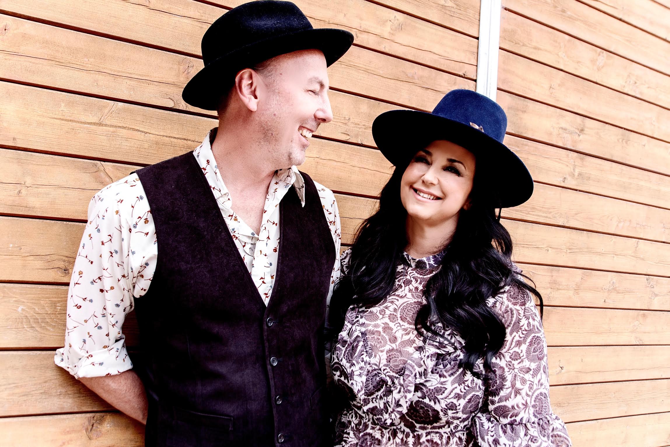 ALBUM PREMIERE: The HawtThorns Blend Infectious Power Pop and Country Cred on ‘Morning Sun’