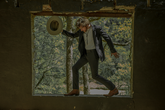 John Calvin Abney Navigates Through the Dark on “Safe Passage’ (ALBUM REVIEW)