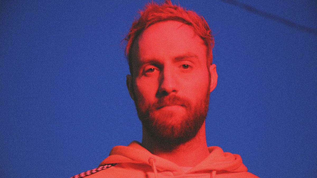 Ruston Kelly Delivers His Own Brand of Dirt Emo To NYC’s Bowery Ballroom (SHOW REVIEW)