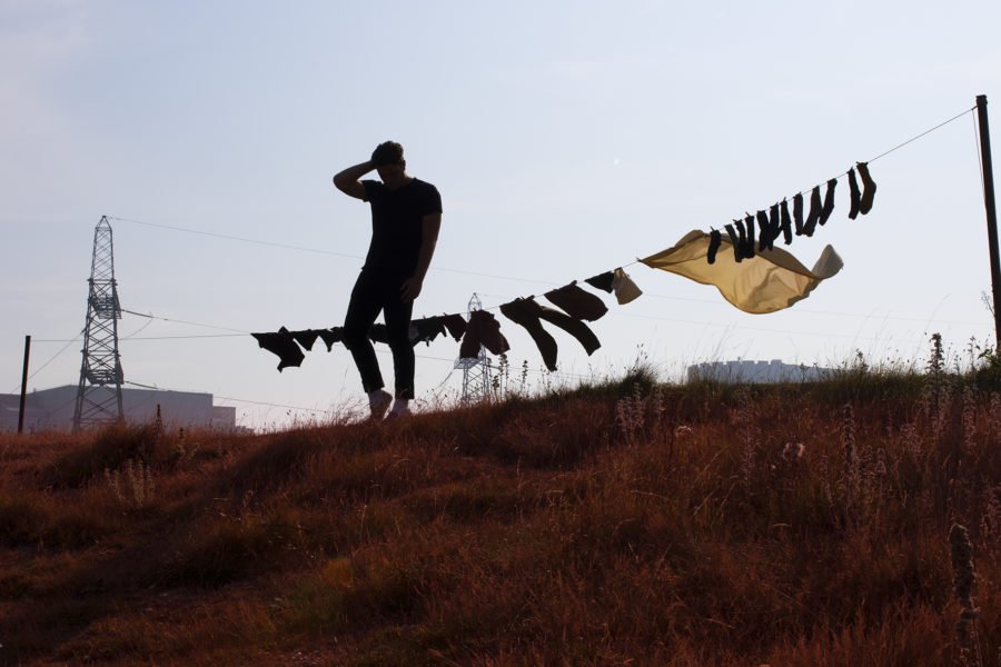 SONG PREMIERE: Oliver Spalding’s “Xanax” Delivers Soulful Chamber Pop