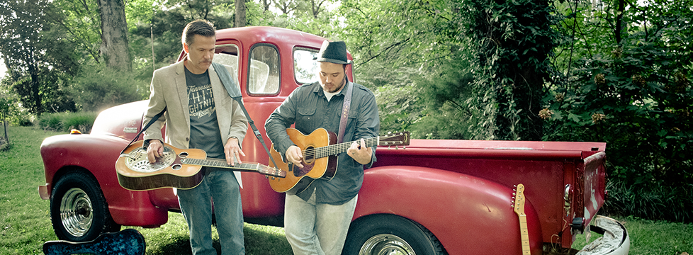 Acoustic Greats Rob Ickes and Trey Hensley Mix It Up On ‘World Full of Blues’ (ALBUM REVIEW))