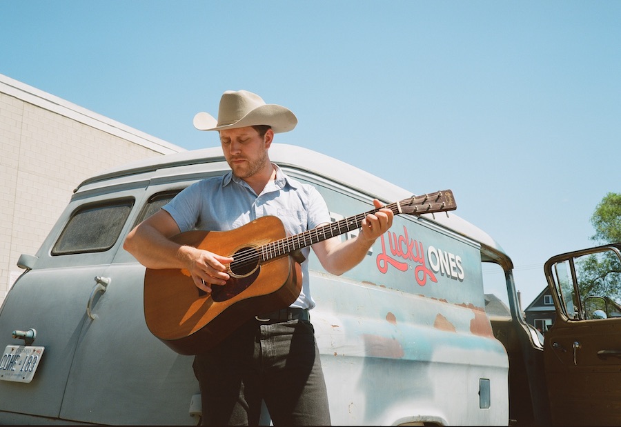 SONG PREMIERE: Zachary Lucky Sings Tale of Hardship With Poignant Country Tune “Didn’t Know That You’d Come Along”