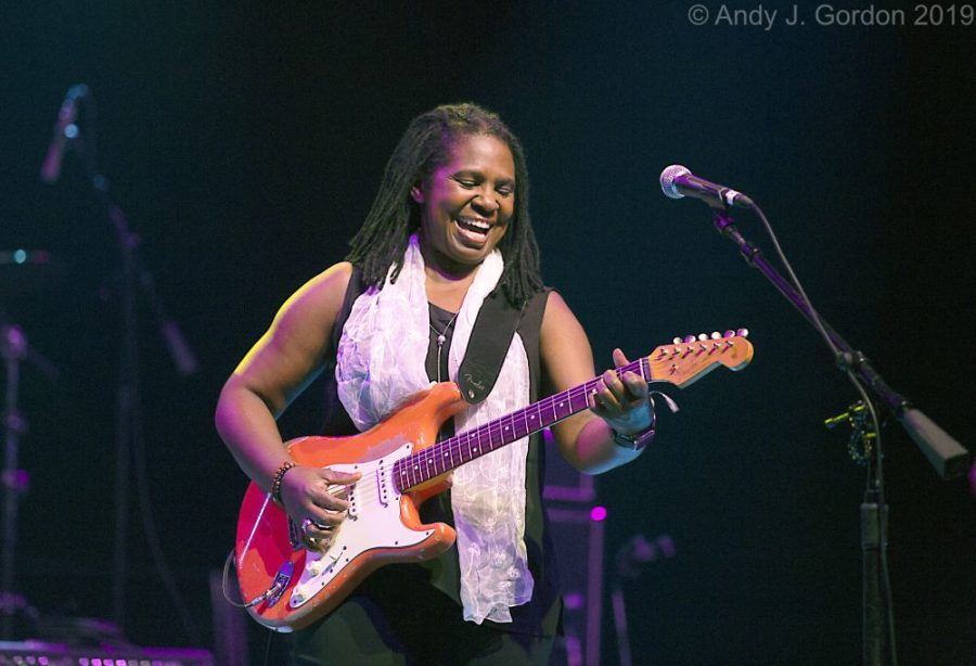 Versatile Blues Singer Ruthie Foster Hits Up Jazz Side On ‘Live at the Paramount’ (ALBUM REVIEW)