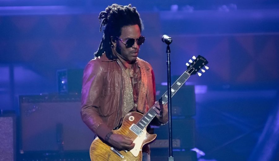 Lenny Kravitz Digs In And Brings It On At Philadelphia’s Metropolitan Opera House (PHOTOS)