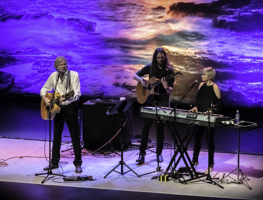 Justin Hayward Presents Elegant & Stripped Down Version of Moody Blues Repertoire At Tucson’s Fox Theatre (SHOW REVIEW/PHOTOS)