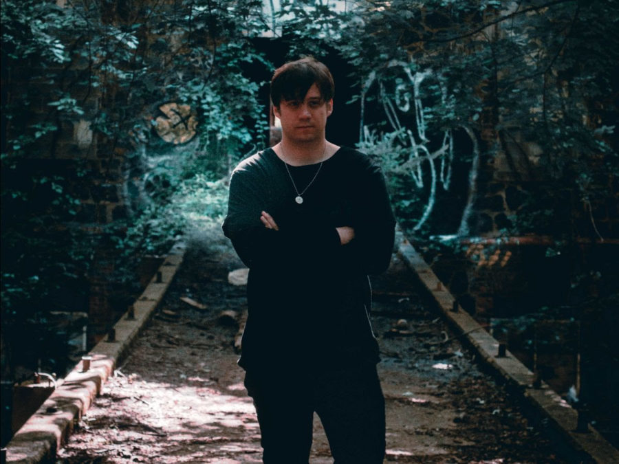 SONG PREMIERE: Tim Barr (Silverbird) Delivers Dream Pop Stream Of Conscious Via “Crimson Kid”