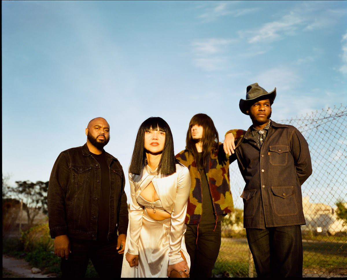 Khruangbin & Leon Bridges Announce New EP ‘Texas Sun’ Out Feb. 7
