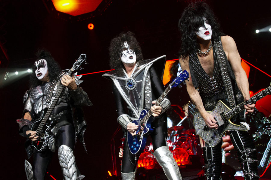 KISS & David Lee Roth Fire Up The Twin Cities on End Of The Road Tour (PHOTOS)