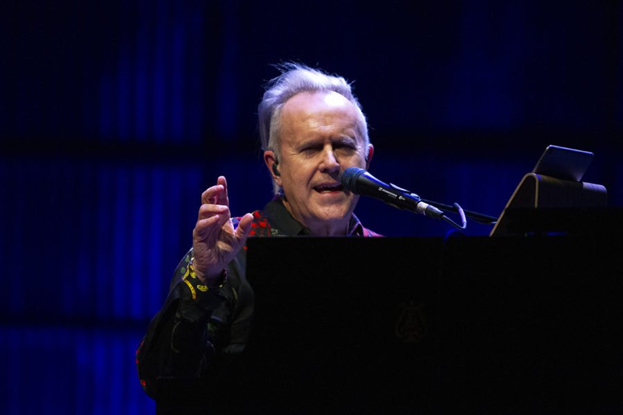 80’s Synth Pop Legend Howard Jones Honors Wistful Sound & Glowing Harmonies (PHOTOS)