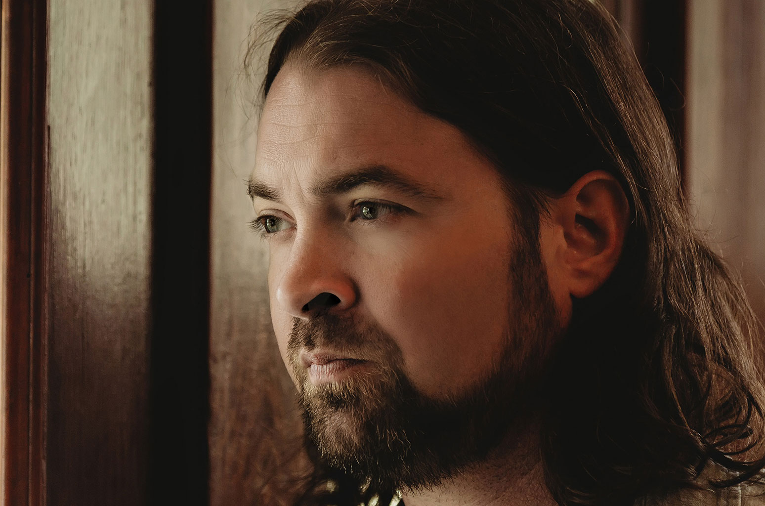 SONG PREMIERE: Andy Brasher Delivers Newfound Introspective Americana on Wistful “Myna Bird”