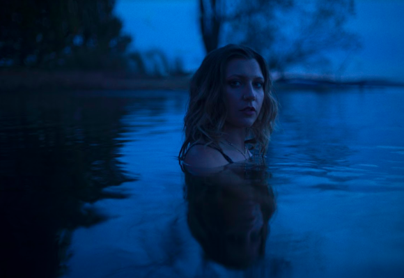 Singer-Songwriter Van Darien Mixes Vintage & Modern On Picturesque New LP ‘Levee’ (INTERVIEW)