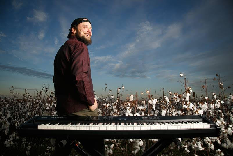 SONG PREMIERE: Victor Wainwright Provides The Righteous & Soulful Music Medicine Via “Sing”