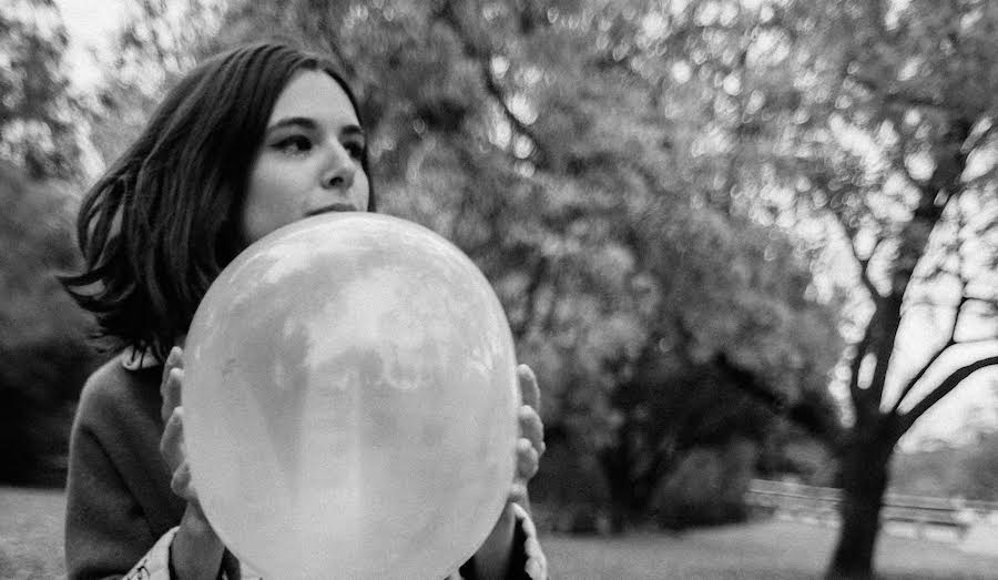 SONG PREMIERE: Easy Love (Justine Brown) Shines with Catchy Dream Pop Sound on “Never Alone”