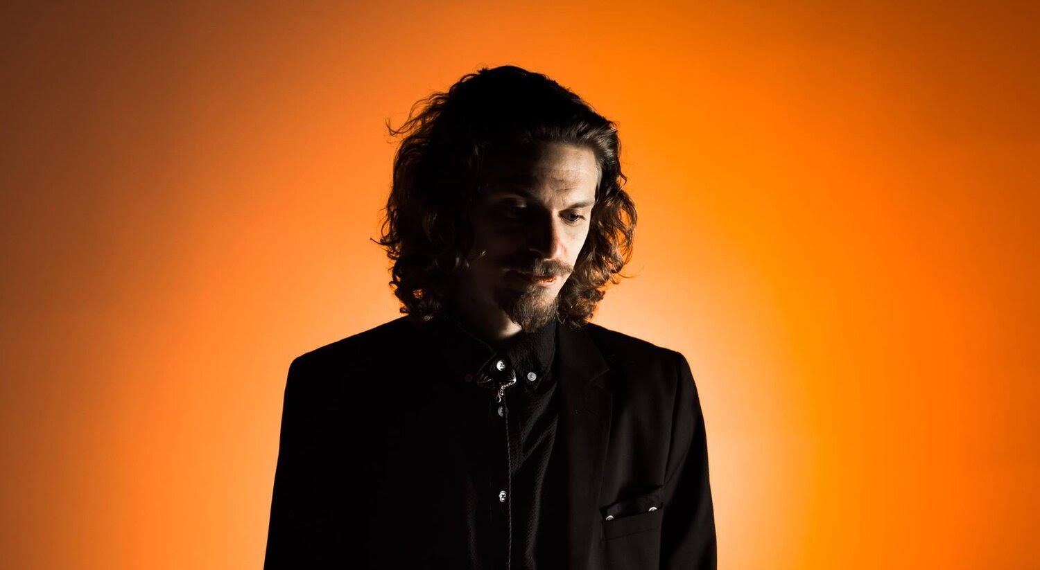 VIDEO PREMIERE: Kirby Sybert Stays Hopeful with Soulful Folk Rock on “Winds of Change”
