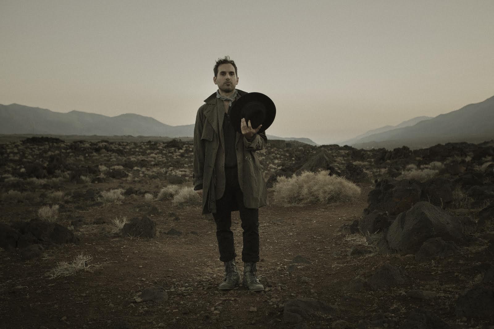 SONG PREMIERE: R. Finn Gets Heartfelt With Twangy Americana Tune “Quiet House”