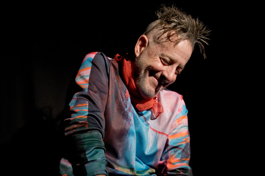 SONG PREMIERE: Veteran Rocker Stuffy Shmitt Delivers Rock Anguish & Punkish Delights Via ‘It’s Ok’