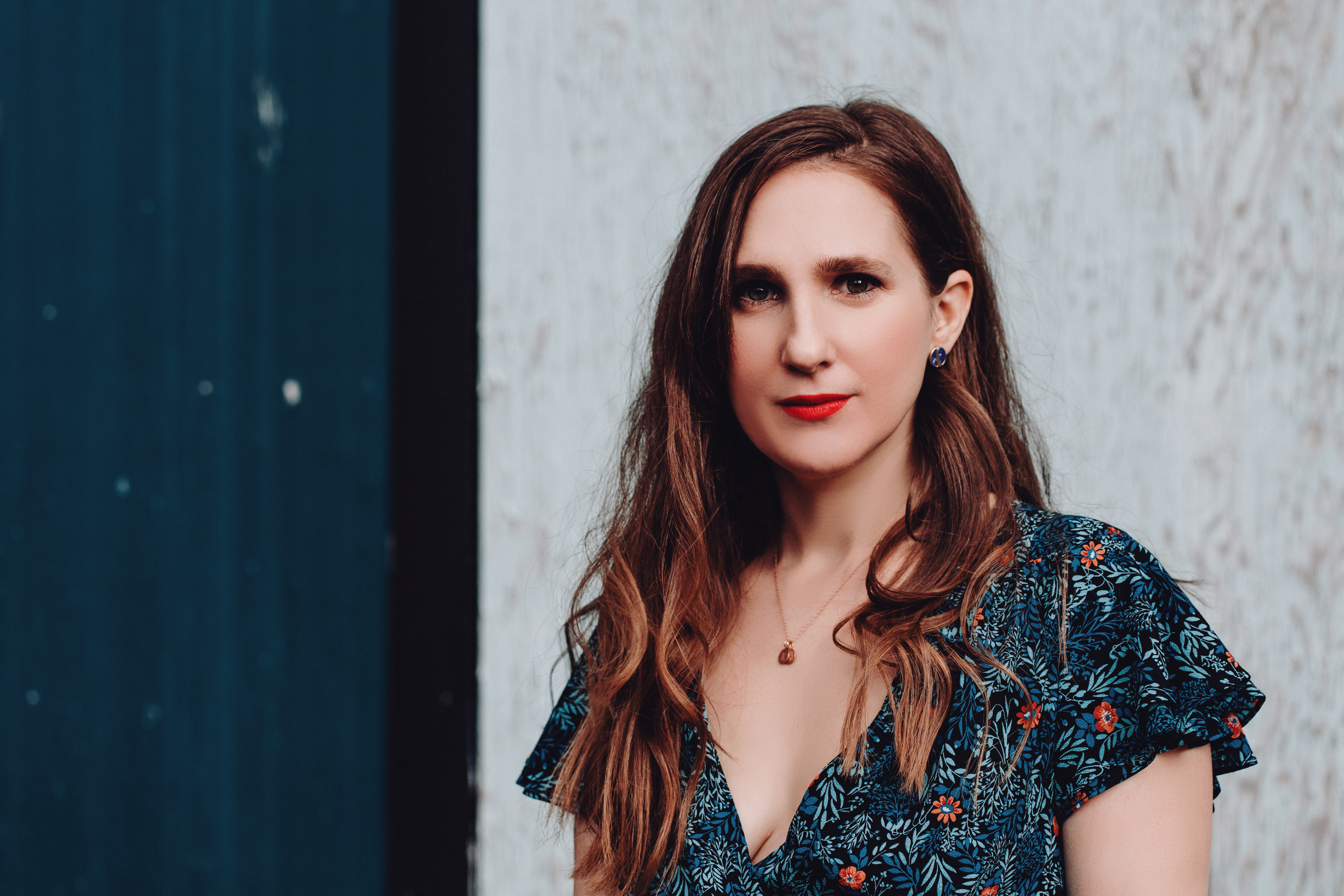 VIDEO PREMIERE: Annie Dressner Delivers Striking Vocal Collage “Midnight Bus” Featuring Matthew Caws of Nada Surf