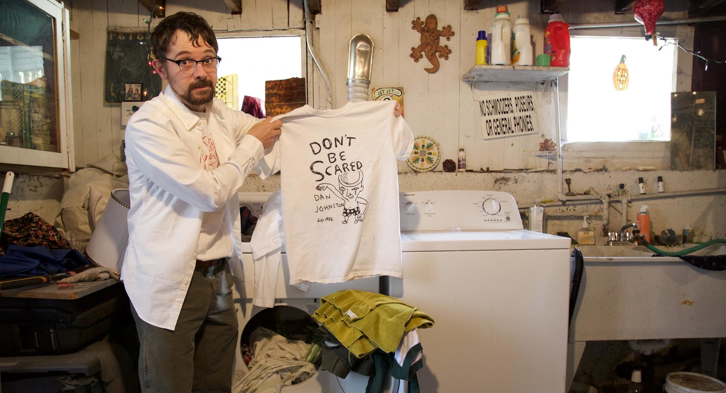 VIDEO PREMIERE: Felix Hatfield Mixes Outsider Folk with Classic Imagery on “Train to London”