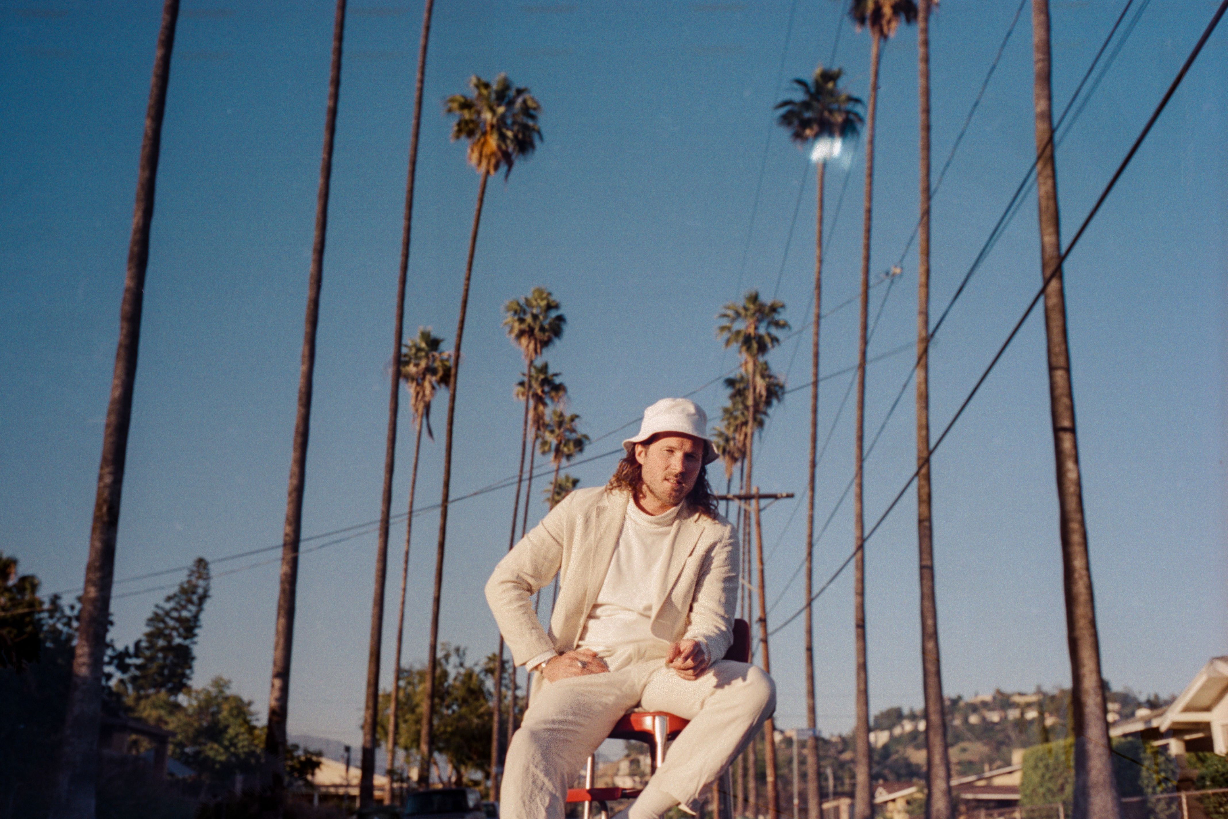 VIDEO PREMIERE: Aussie R & B Artist EJ Worland Brings Powerful Soulful Voice To LA Via “Over The Pond”