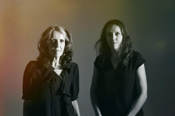 VIDEO PREMIERE: Suzzy Roche & Lucy Wainwright Roche Harmonize Beautifully on Dramatic Pop Song “Get the Better”