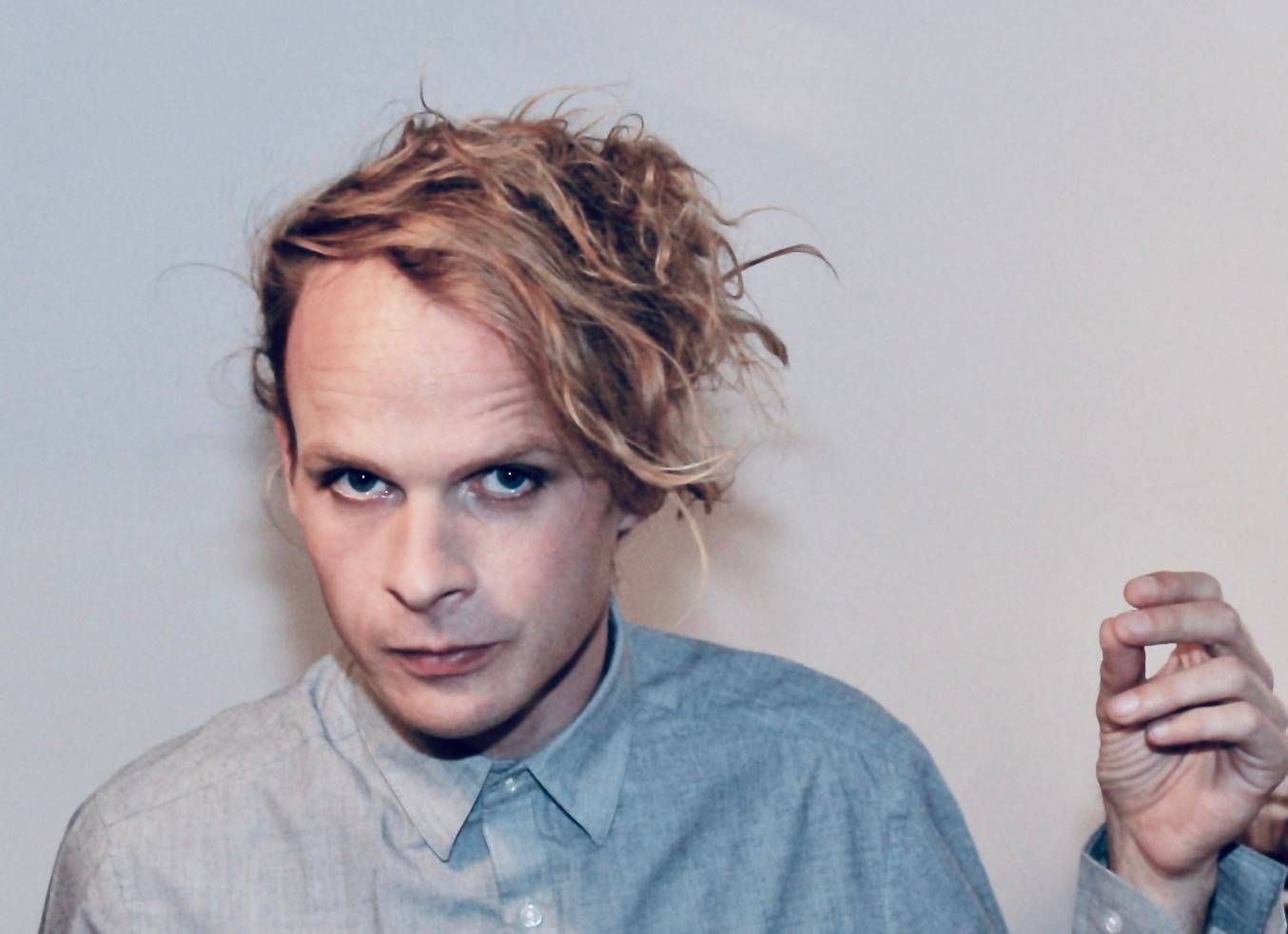 LISTEN: Josa Barck Shares Catchy AF Synth Rocker “Twentytwenty(1)”