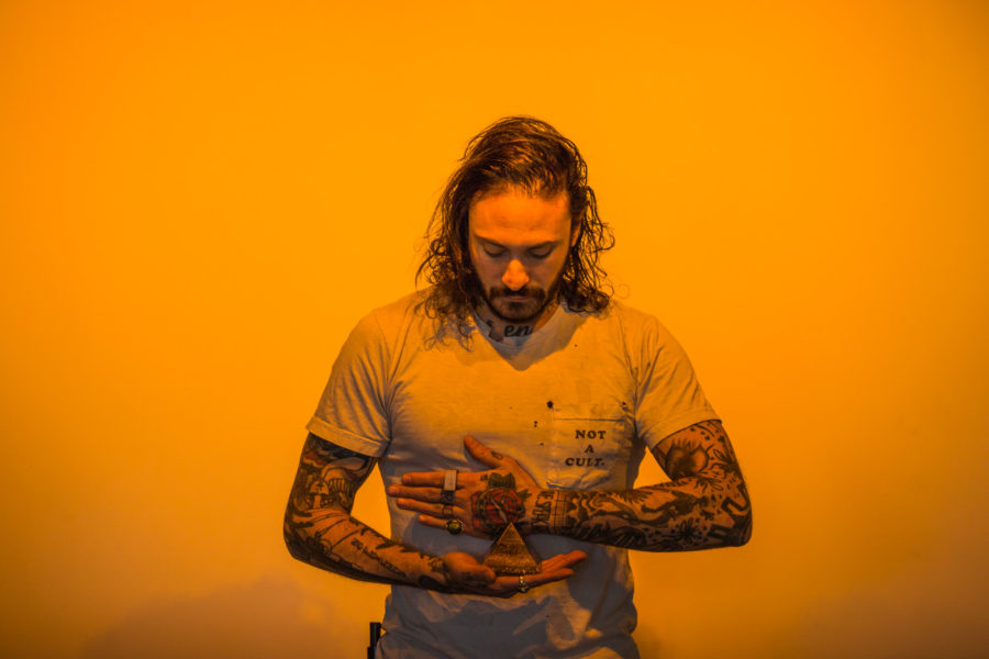 SONG PREMIERE: Bad Ass Punk/Folk Poet Rafael Vigilantics Shares Catchy Survival Theme ‘Still Fighting”