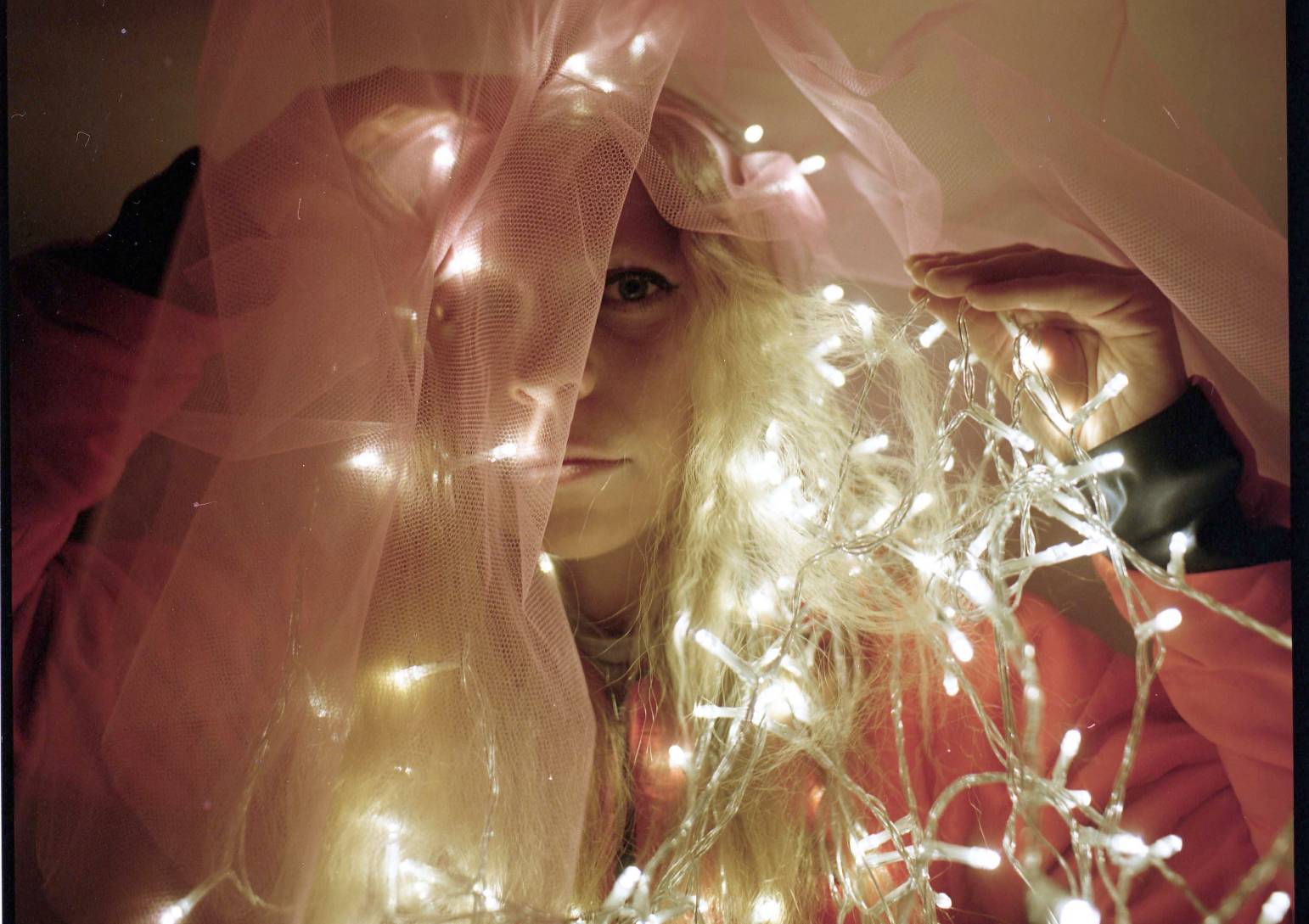 WATCH: Sweedish Songstress Maja Lena Bring Classically Edged Folk Via “Avalanche”