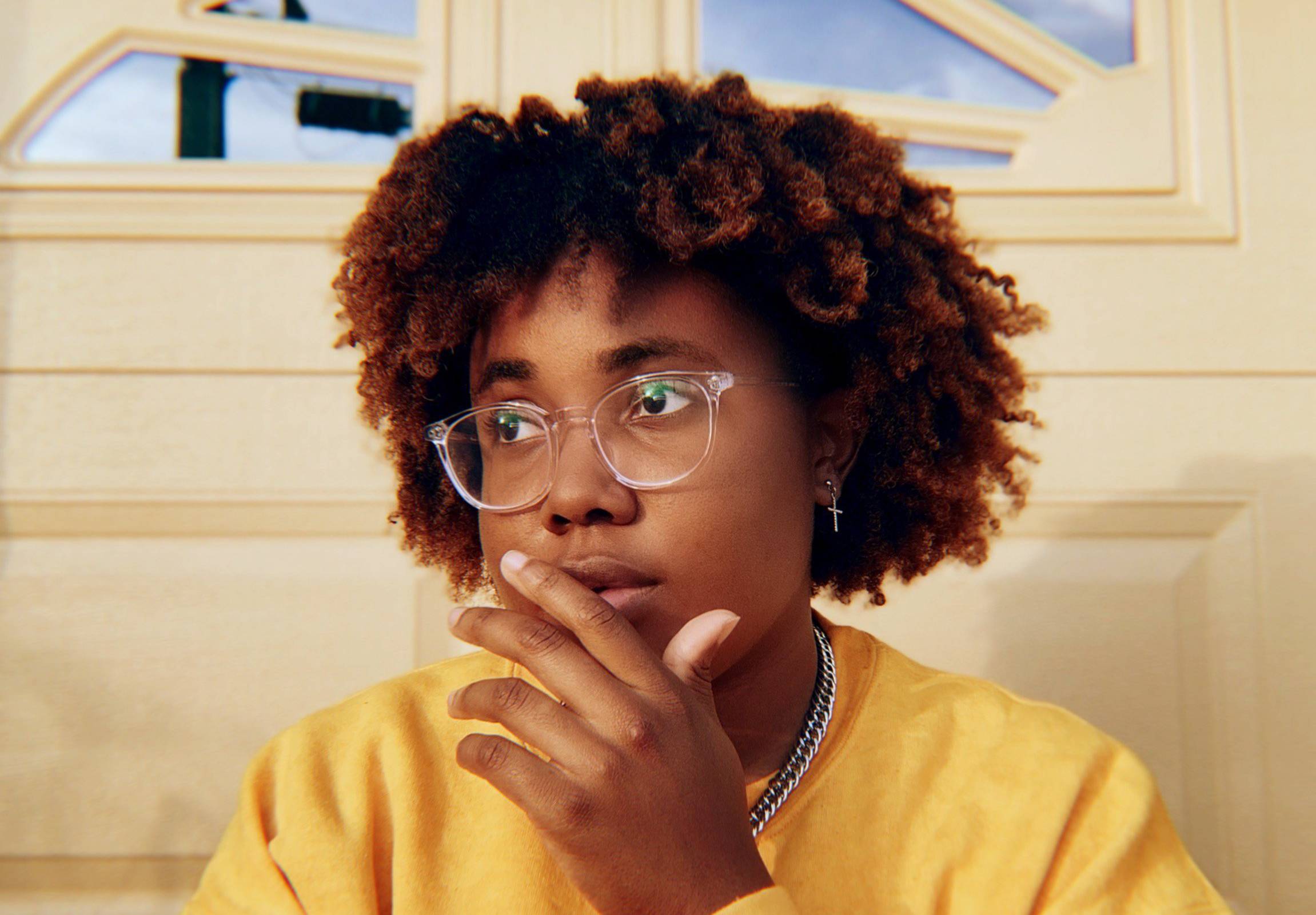 LISTEN: Emerging R&B Artist Justy Lays Down Cozy Holiday Nugget “Blues On The Crosley”