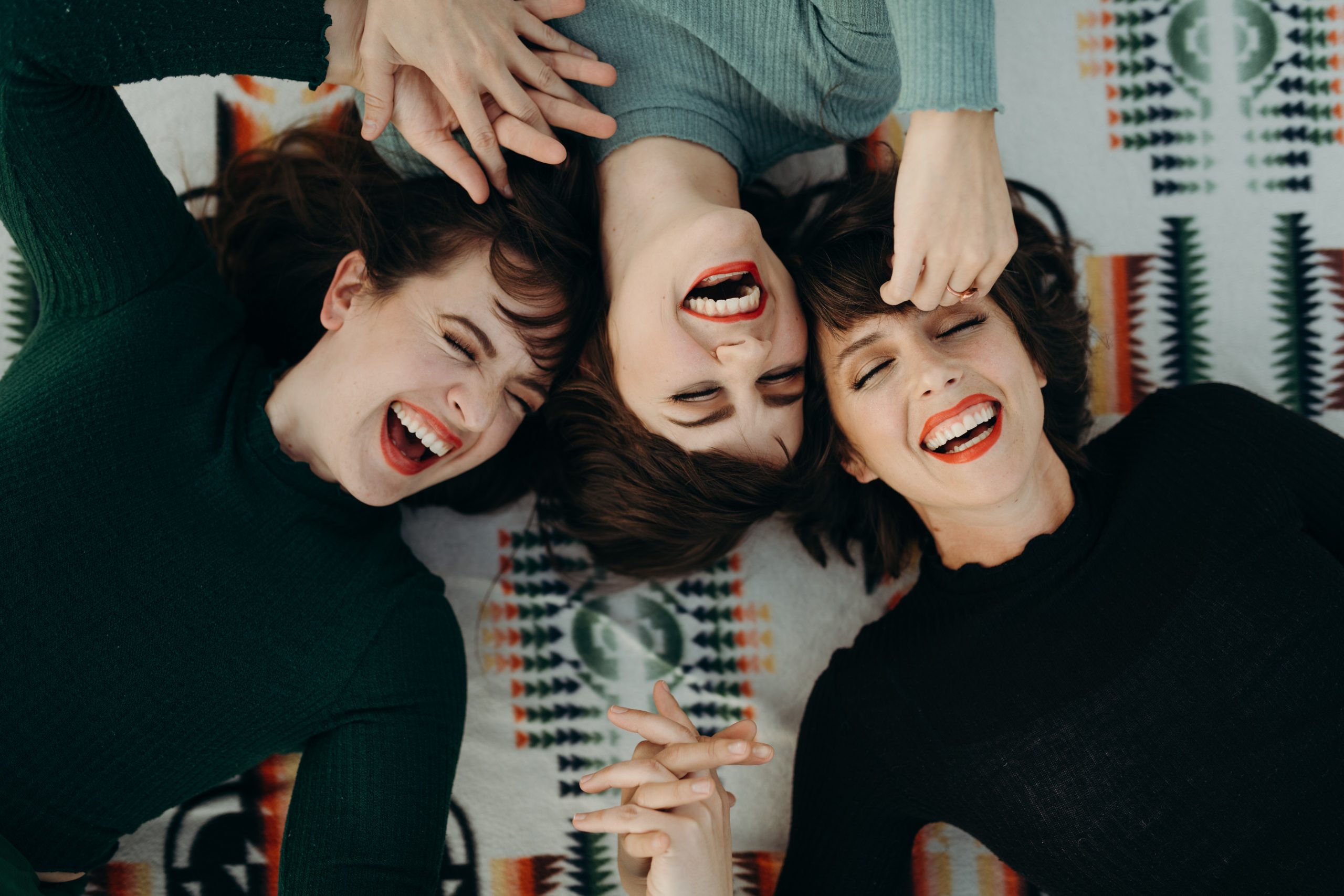 SONG PREMIERE: Vocal Trio LADIES Sprucely Deliver Lonely Holiday Theme Via “Blue Christmas”