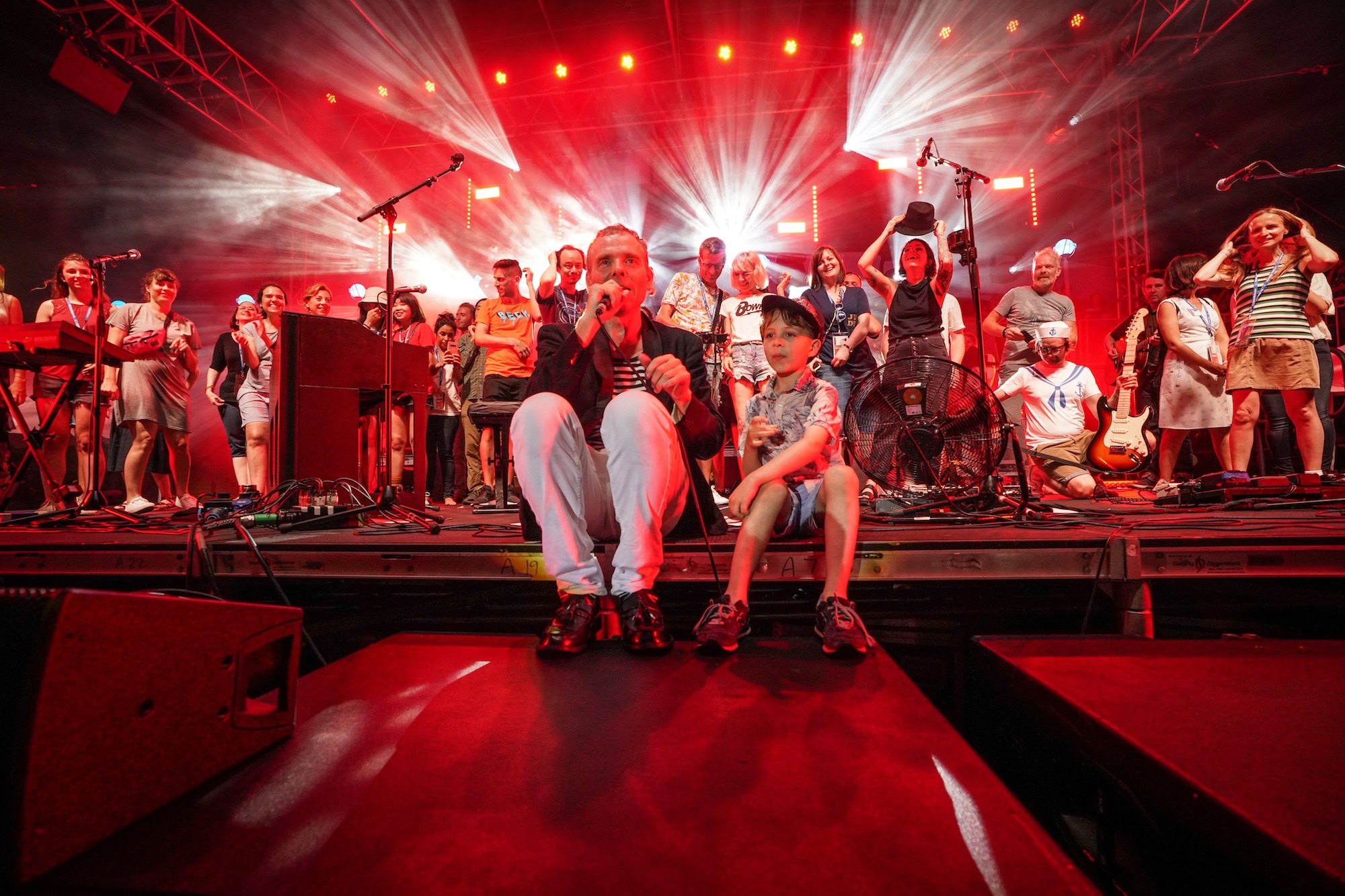 Belle and Sebastian Capture Magnetic Energy with Career-spanning Live Album ‘What to Look for in Summer’ (ALBUM REVIEW)