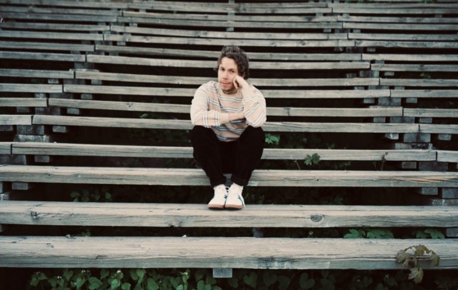 LISTEN: Norway’s Simon Mitlid Makes Melancholic Gold On “December, 1999”