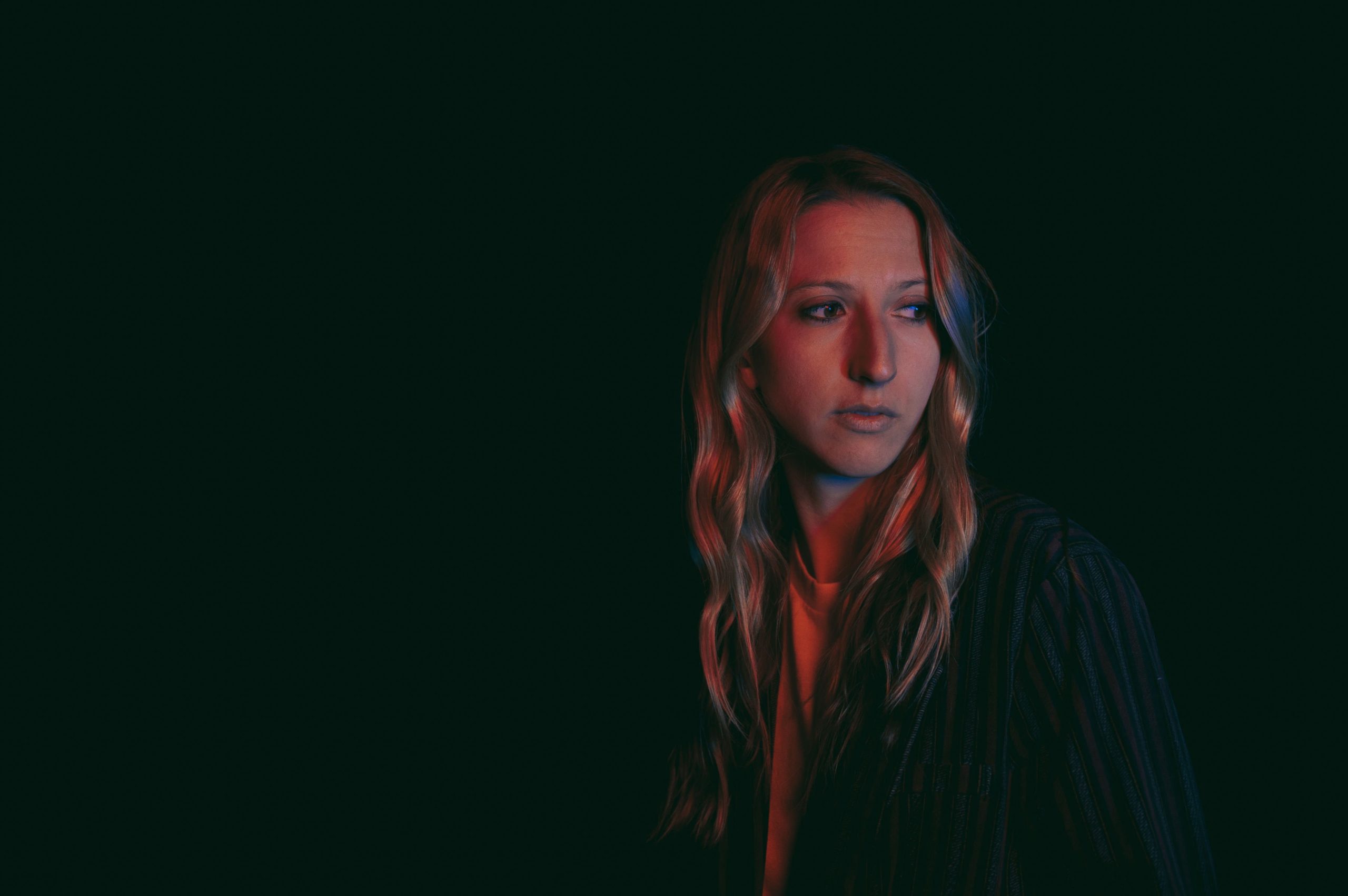 LISTEN: Jenny Kern Merges The Ethereal & The Accessible On “Coming Back For Me”