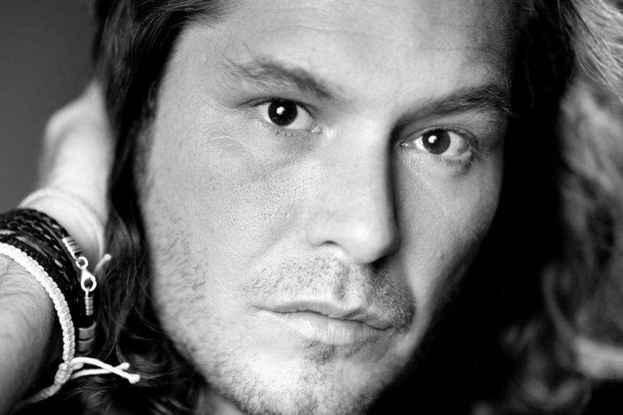 VIDEO PREMIERE: St. Louis Mainstay John Henry Delivers Aching Folk Soul Via “Morning Birds”